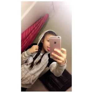 Meet your Posher, Gomes